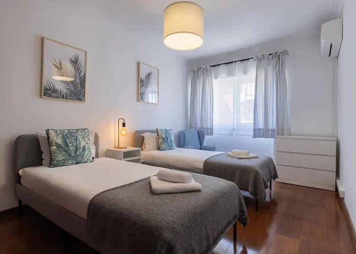 Daire Noronha 37 Almada